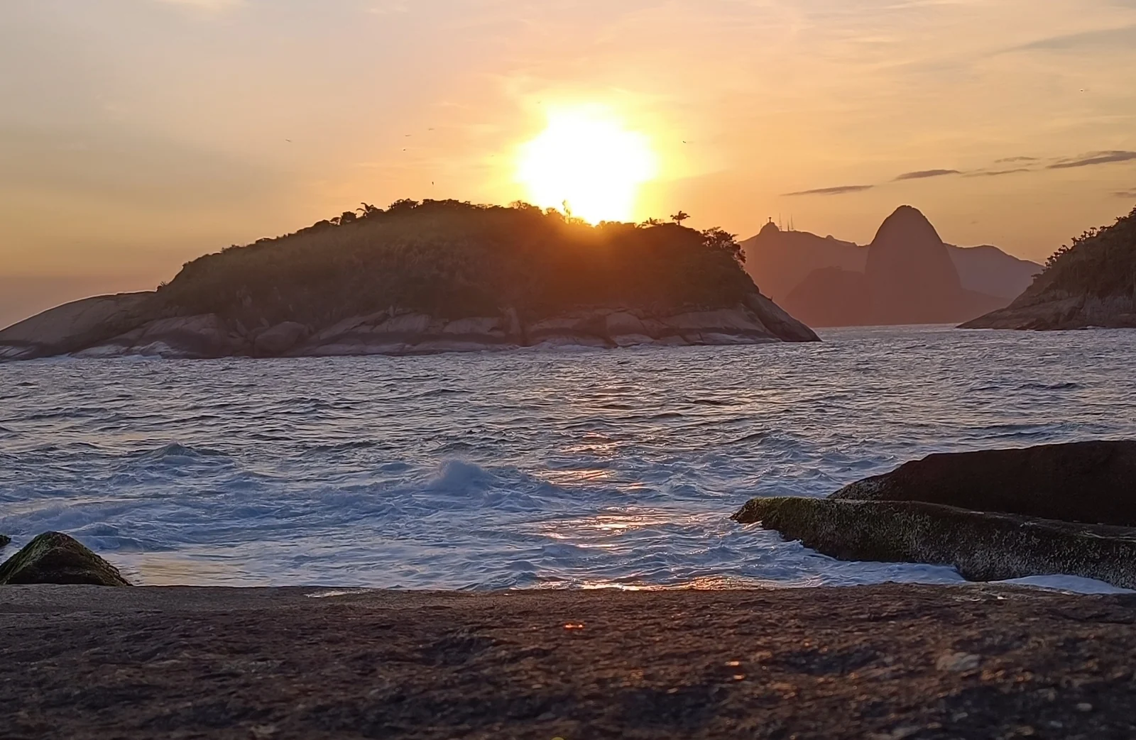 Entardecer visto da Pedra da Baleia em Piratininga, Niterói